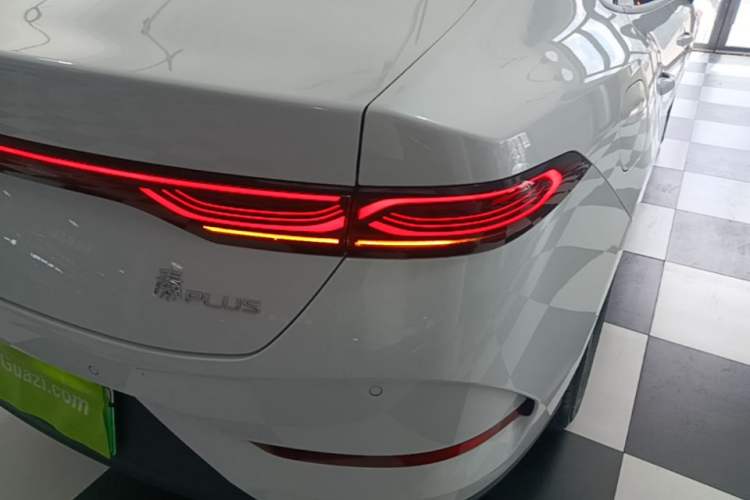 Used BYD Qin PLUS 2025 DM-i Smart Drive 55KM Leading Model Right Rear Taillight