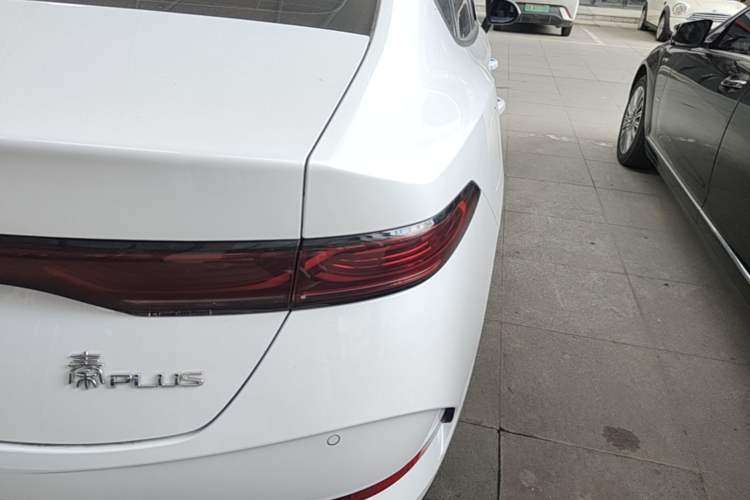 Used BYD Qin PLUS 2025 DM-i Smart Drive 55KM Leading Model Right Rear Taillight