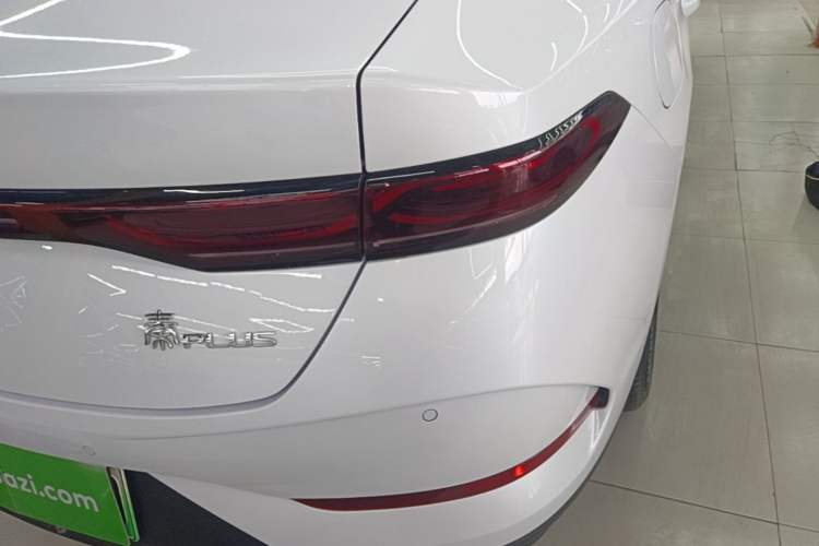 Used BYD Qin PLUS 2025 DM-i Smart Drive 55KM Leading Model Right Rear Taillight