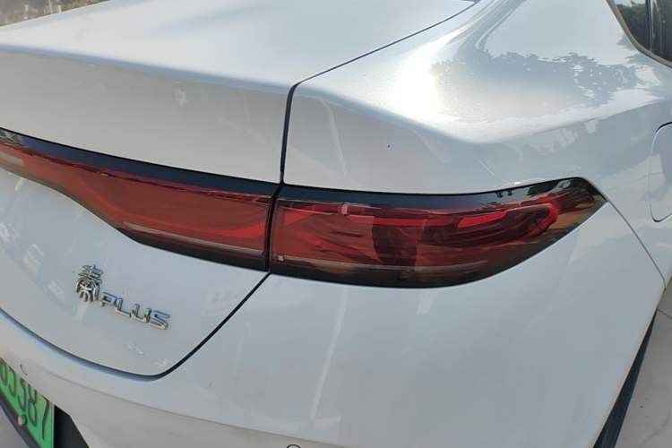 Used BYD Qin PLUS 2025 DM-i Smart Drive 55KM Leading Model Right Rear Taillight