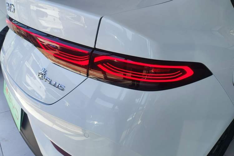 Used BYD Qin PLUS 2025 DM-i Smart Drive 55KM Leading Model Right Rear Taillight