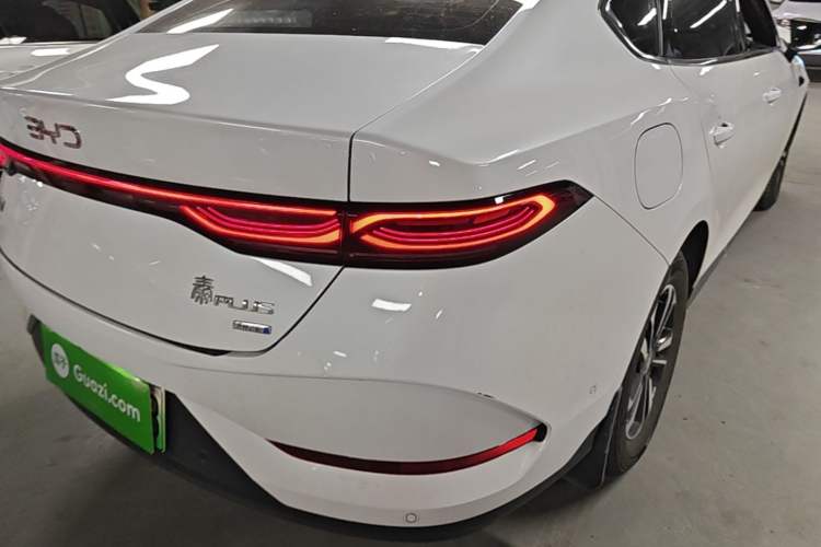 Used BYD Qin PLUS 2025 DM-i Smart Drive 55KM Beyond Model Right Rear Taillight