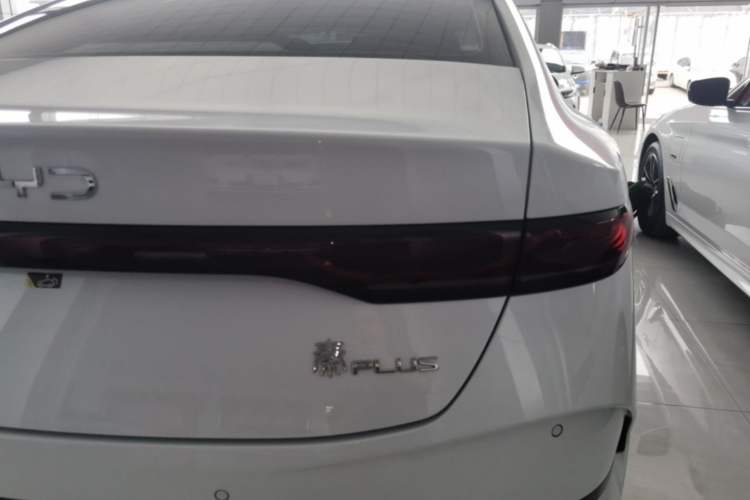 Used BYD Qin PLUS 2025 DM-i Smart Drive 55KM Leading Model Right Rear Taillight