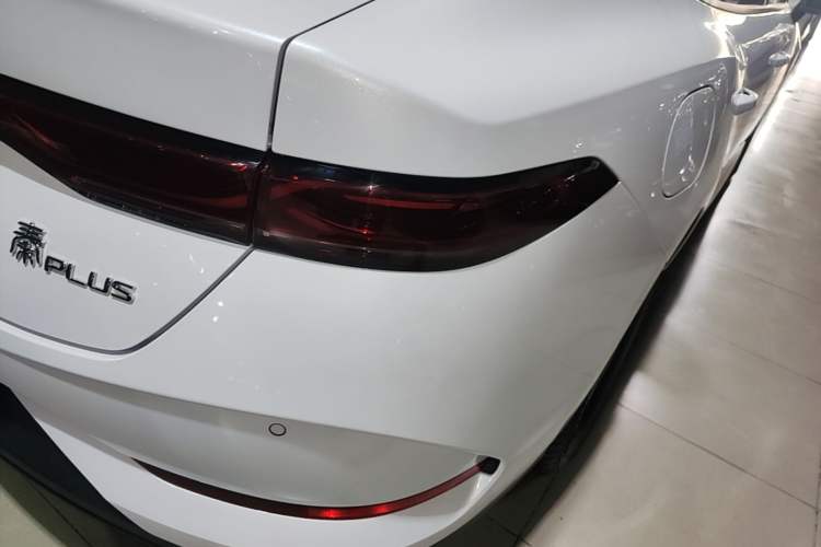 Used BYD Qin PLUS 2025 DM-i Smart Drive 55KM Leading Model Right Rear Taillight