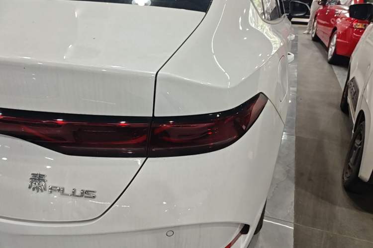 Used BYD Qin PLUS 2025 DM-i Smart Drive 55KM Leading Model Right Rear Taillight
