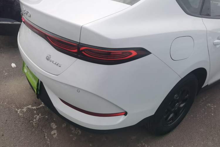 Used BYD Qin PLUS 2025 DM-i Smart Drive 55KM Leading Model Right Rear Taillight