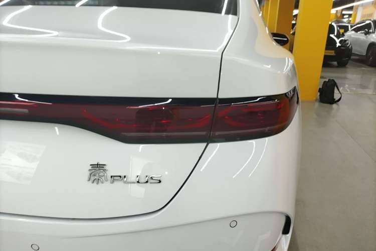 Used BYD Qin PLUS 2025 DM-i Smart Drive 55KM Leading Model Right Rear Taillight
