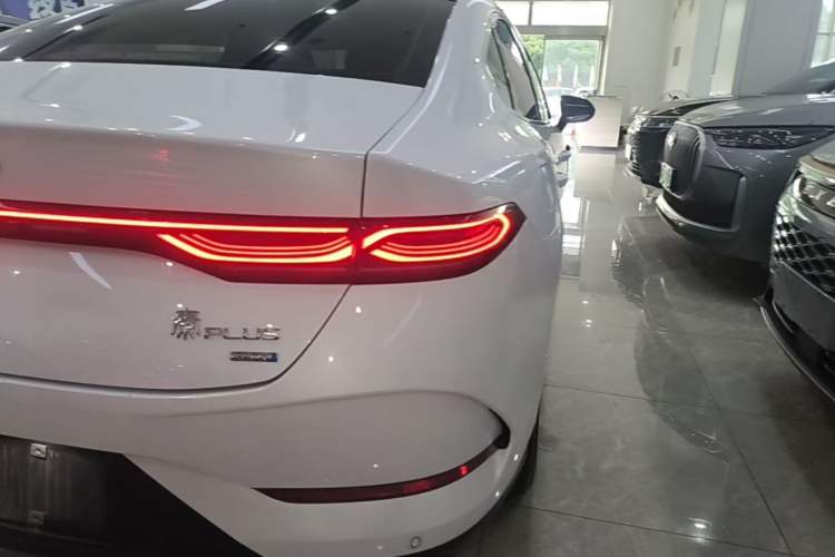 Used BYD Qin PLUS 2025 EV Smart Drive Edition 510KM Leading Model Right Rear Taillight