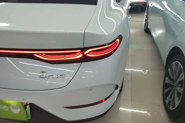 Used BYD Qin PLUS 2025 DM-i Smart Drive 55KM Leading Model Right Rear Taillight