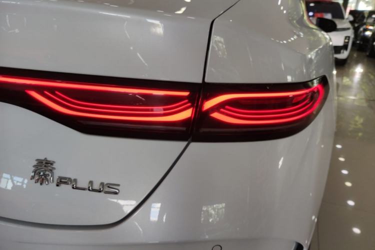 Used BYD Qin PLUS 2025 DM-i Smart Drive 55KM Leading Model Right Rear Taillight