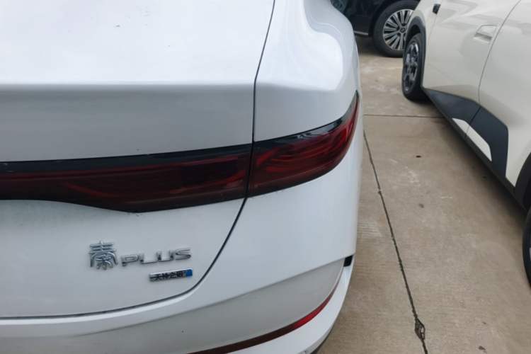 Used BYD Qin PLUS 2025 EV Smart Drive Edition 420KM Leading Model Right Rear Taillight