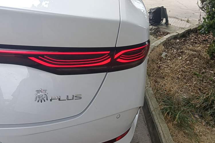 Used BYD Qin PLUS 2025 DM-i Smart Drive 55KM Leading Model Right Rear Taillight