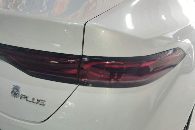 Used BYD Qin PLUS 2025 DM-i Smart Drive 55KM Leading Model Right Rear Taillight