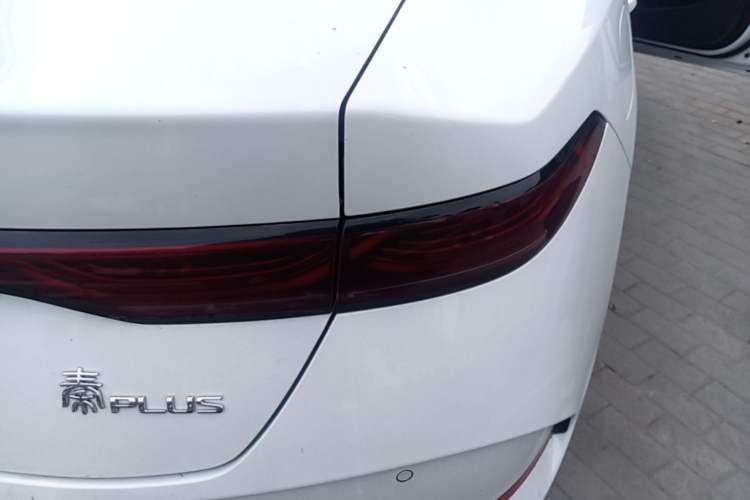 Used BYD Qin PLUS 2025 DM-i Smart Drive 55KM Leading Model Right Rear Taillight