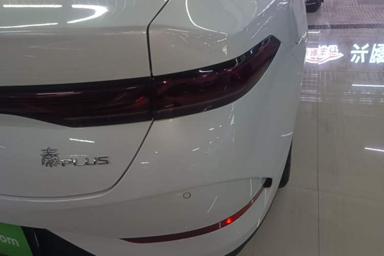 Used BYD Qin PLUS 2025 DM-i Smart Drive 55KM Leading Model Right Rear Taillight
