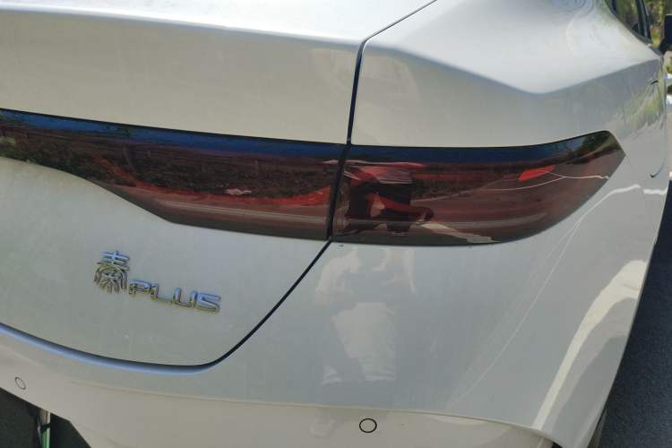 Used BYD Qin PLUS 2025 DM-i Smart Drive 55KM Leading Model Right Rear Taillight