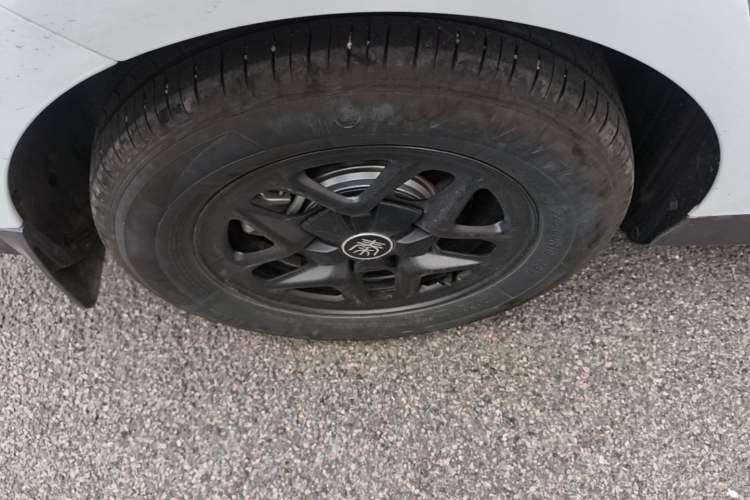 Used BYD Qin PLUS 2025 DM-i Smart Drive 55KM Leading Model Right Rear Wheel Hub