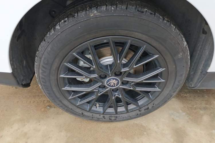 Used BYD Qin PLUS 2025 EV Smart Drive Edition 510KM Leading Model Right Rear Wheel Hub