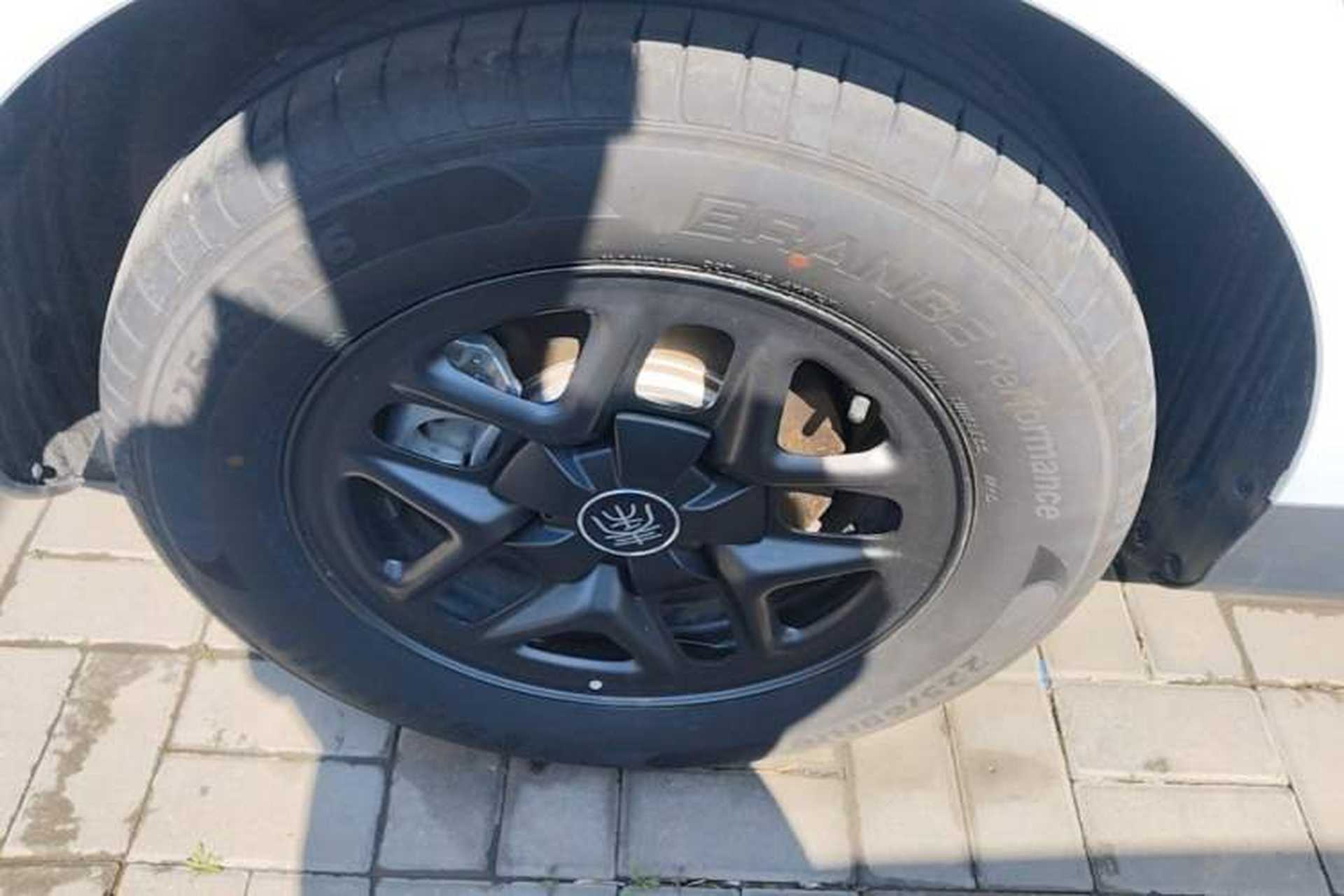 Used BYD Qin PLUS 2025 DM-i Smart Drive 55KM Leading Model Right Rear Wheel Hub