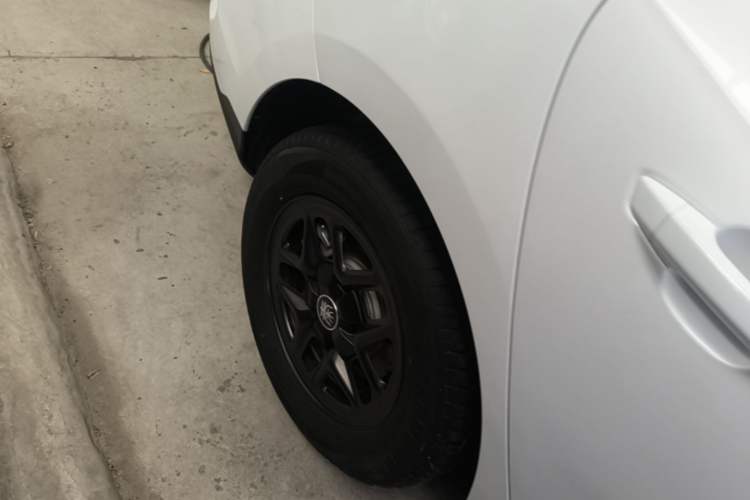 Used BYD Qin PLUS 2025 DM-i Smart Drive 55KM Leading Model Right Rear Wheel Hub