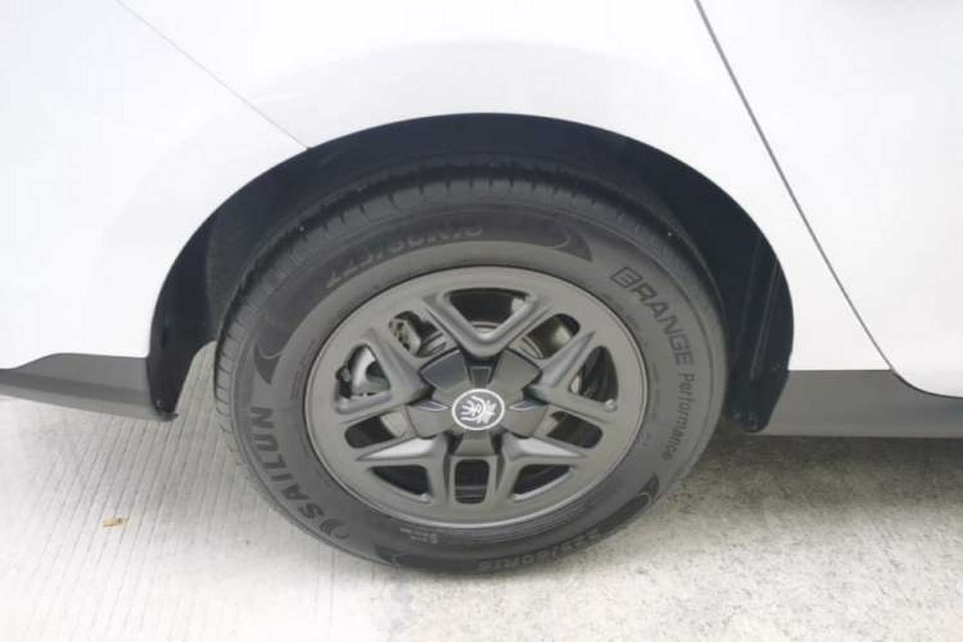 Used BYD Qin PLUS 2025 DM-i Smart Drive 55KM Leading Model Right Rear Wheel Hub