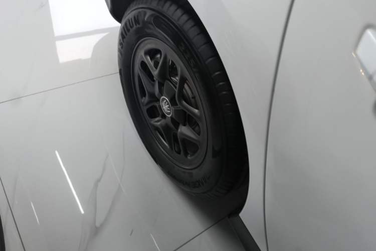 Used BYD Qin PLUS 2025 DM-i Smart Drive 55KM Leading Model Right Rear Wheel Hub