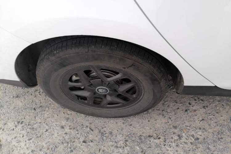 Used BYD Qin PLUS 2025 DM-i Smart Drive 55KM Leading Model Right Rear Wheel Hub