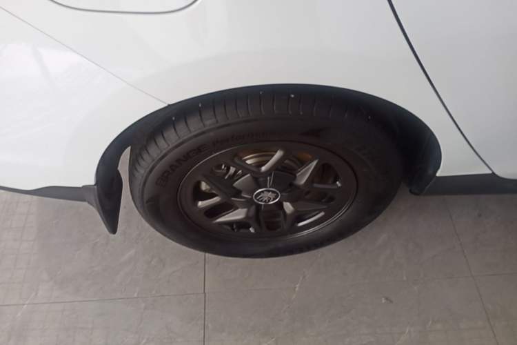 Used BYD Qin PLUS 2025 DM-i Smart Drive 55KM Leading Model Right Rear Wheel Hub