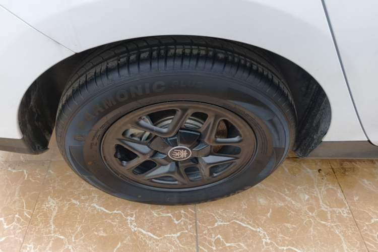 Used BYD Qin PLUS 2025 DM-i Smart Drive 55KM Leading Model Right Rear Wheel Hub