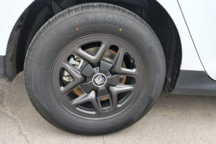 Used BYD Qin PLUS 2025 DM-i Smart Drive 55KM Leading Model Right Rear Wheel Hub