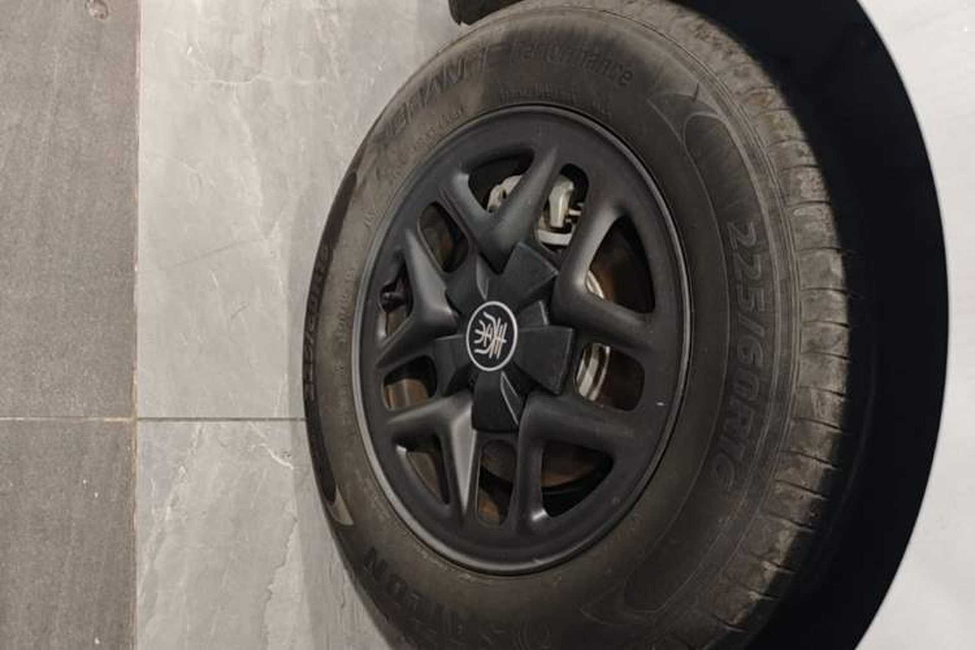 Used BYD Qin PLUS 2025 DM-i Smart Drive 55KM Leading Model Right Rear Wheel Hub