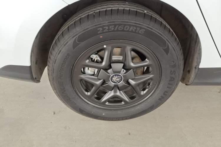 Used BYD Qin PLUS 2025 DM-i Smart Drive 55KM Leading Model Right Rear Wheel Hub