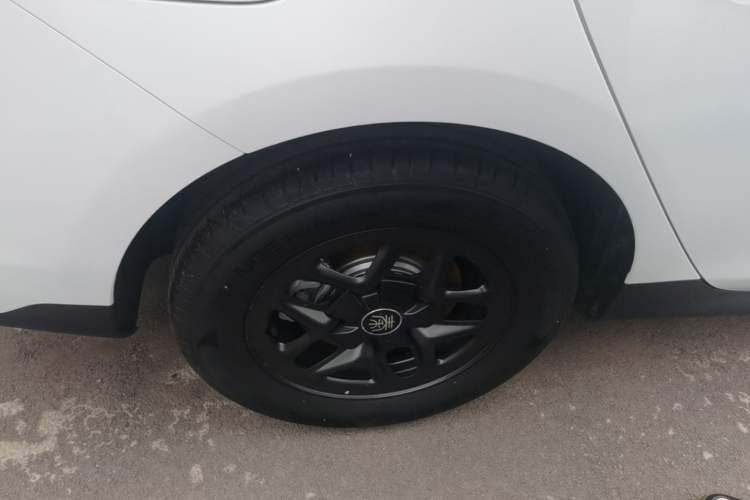 Used BYD Qin PLUS 2025 DM-i Smart Drive 55KM Leading Model Right Rear Wheel Hub