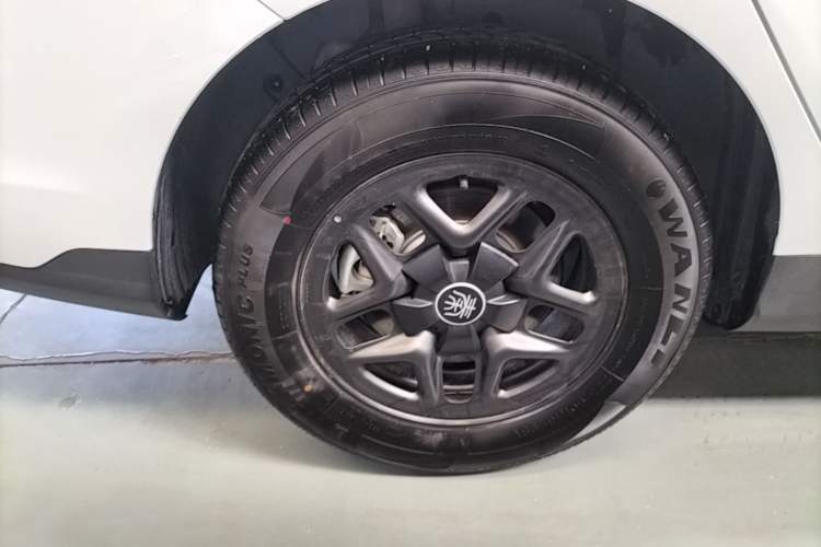 Used BYD Qin PLUS 2025 DM-i Smart Drive 55KM Leading Model Right Rear Wheel Hub