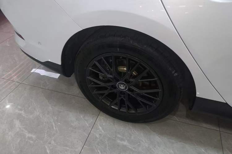 Used BYD Qin PLUS 2025 EV Smart Drive Edition 510KM Leading Model Right Rear Wheel Hub