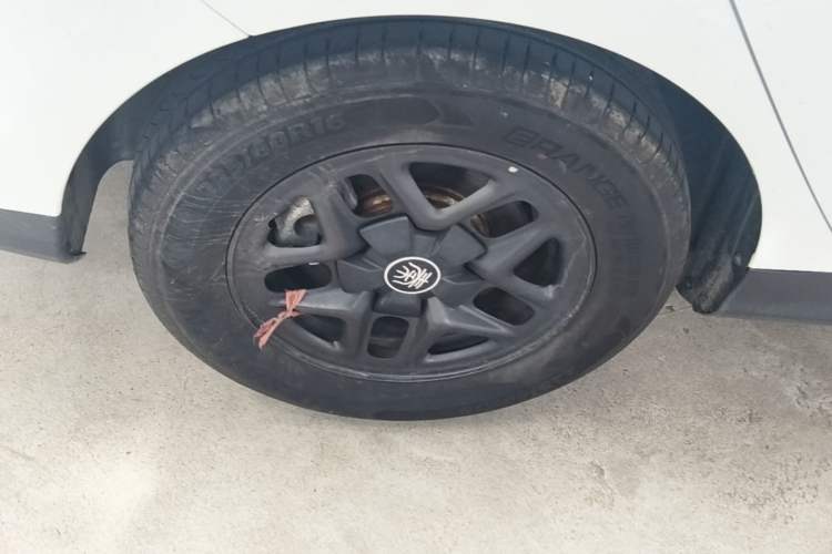 Used BYD Qin PLUS 2025 DM-i Smart Drive 55KM Leading Model Right Rear Wheel Hub