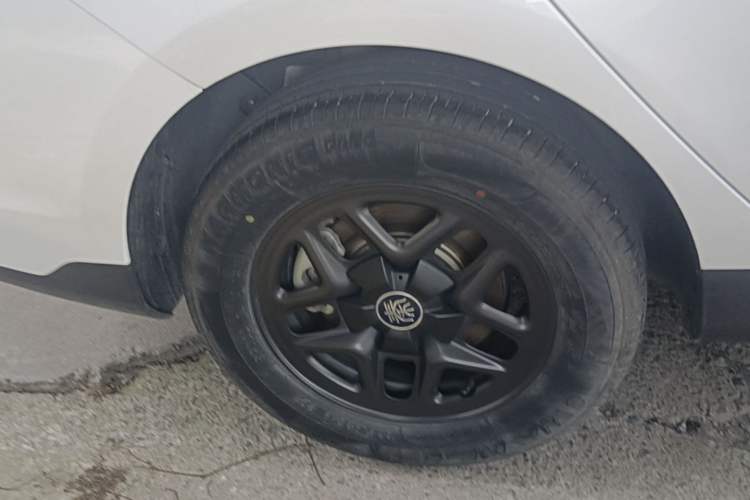 Used BYD Qin PLUS 2025 DM-i Smart Drive 55KM Leading Model Right Rear Wheel Hub