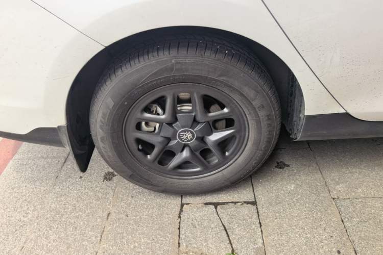 Used BYD Qin PLUS 2025 DM-i Smart Drive 55KM Leading Model Right Rear Wheel Hub