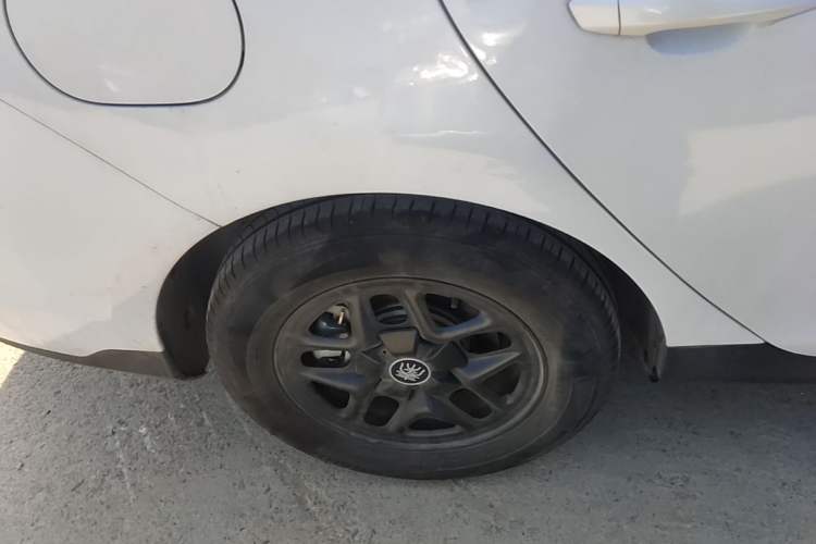 Used BYD Qin PLUS 2025 DM-i Smart Drive 55KM Leading Model Right Rear Wheel Hub
