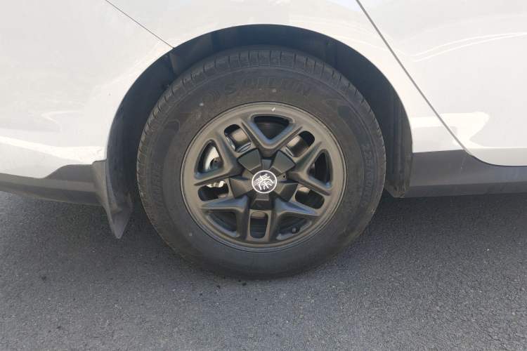 Used BYD Qin PLUS 2025 DM-i Smart Drive 55KM Leading Model Right Rear Wheel Hub
