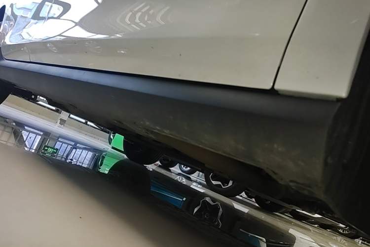 Used BYD Qin PLUS 2025 DM-i Smart Drive 55KM Leading Model Right Side Sill