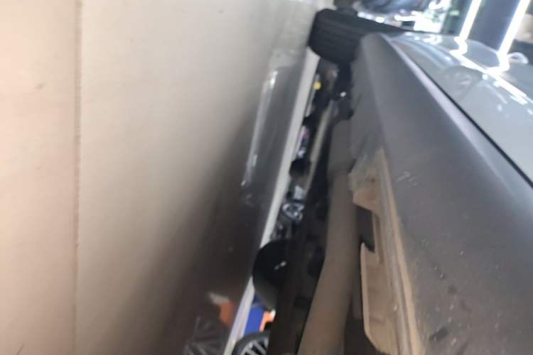 Used BYD Qin PLUS 2025 DM-i Smart Drive 55KM Leading Model Right Side Sill