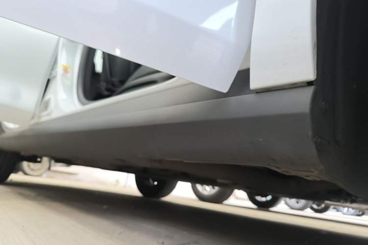 Used BYD Qin PLUS 2025 DM-i Smart Drive 55KM Leading Model Right Side Sill