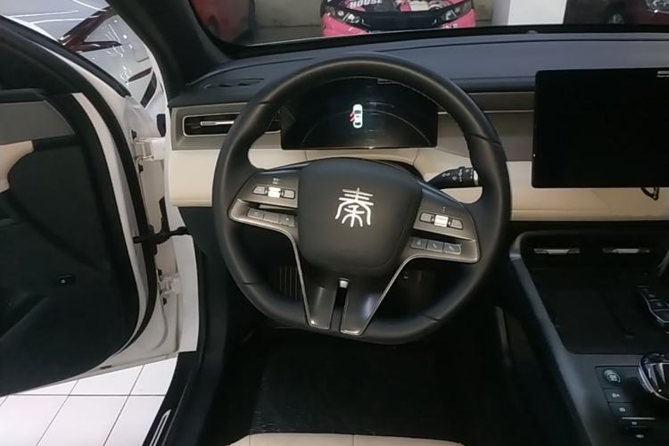 Used BYD Qin PLUS 2025 DM-i Smart Drive 55KM Leading Model Steering Wheel