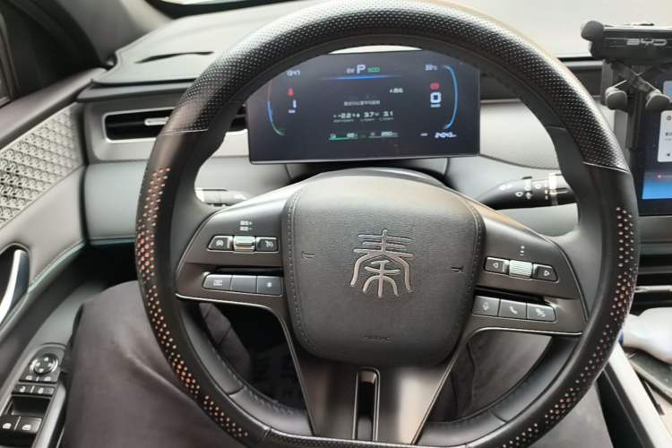 Used BYD Qin PLUS 2025 DM-i Smart Drive 55KM Leading Model Steering Wheel