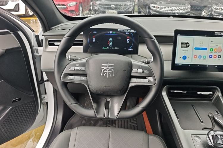 Used BYD Qin PLUS 2025 DM-i Smart Drive 55KM Leading Model Steering Wheel