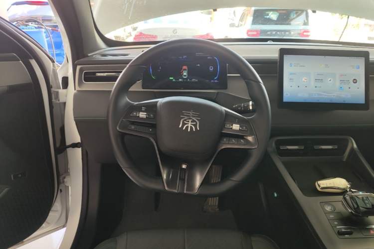 Used BYD Qin PLUS 2025 DM-i Smart Drive 55KM Leading Model Steering Wheel