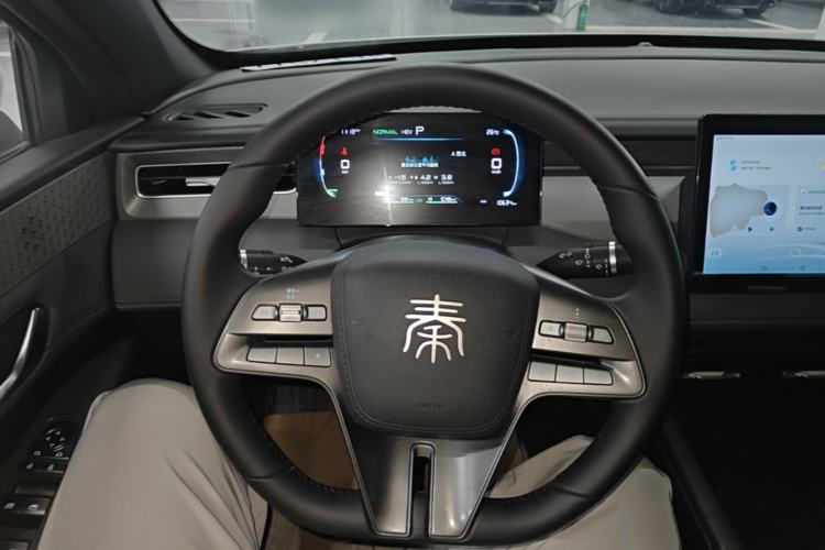 Used BYD Qin PLUS 2025 DM-i Smart Drive 55KM Leading Model Steering Wheel