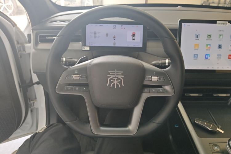 Used BYD Qin PLUS 2025 DM-i Smart Drive 120KM Superior Model Steering Wheel