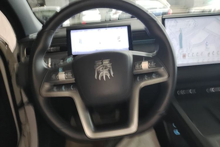 Used BYD Qin PLUS 2025 DM-i Smart Drive 120KM Superior Model Steering Wheel